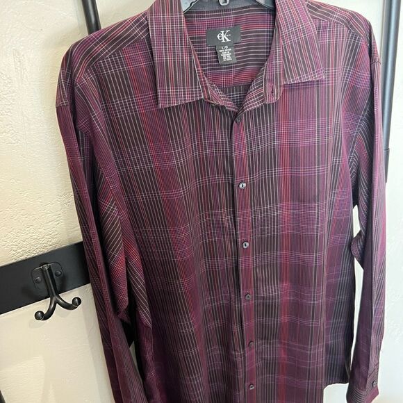 Calvin Klein button down collard shirt, purple plaid, size large - Picture 5 of 12